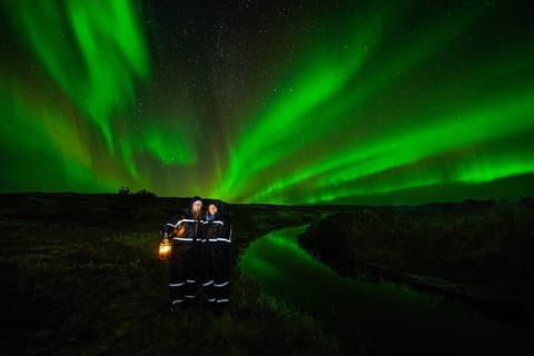 Norrskenstur i liten grupp med foton, snacks och snödräkter