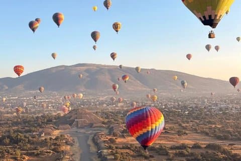 Vuelo en globo sobre las pirámides de Teotihuacán+taller de cacao