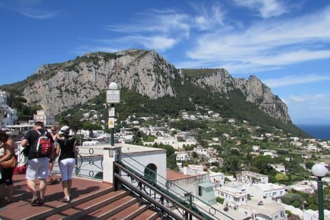 Capri og Anacapri: Båttur, minibuss, stolløft og lunsj