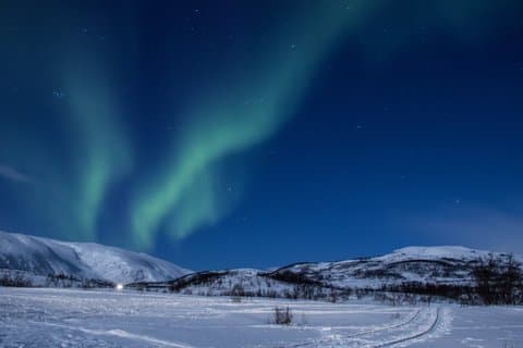 Private Shore Tour: Northern Lights Chase by Snowcat