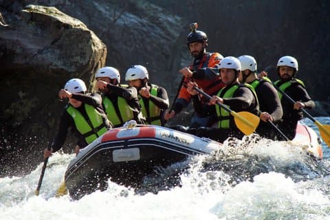 Porto-Arouca med Bus : Paiva River Rafting Eventyr - ECOTOUR