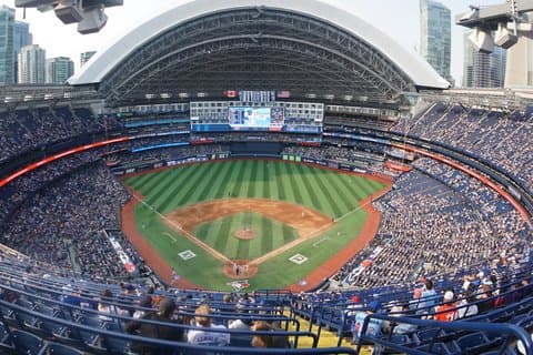 Match de baseball des Blue Jays de Toronto au Rogers Centre
