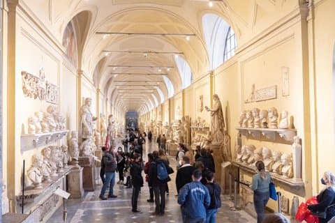 Vatikanmuseerna och Sixtinska kapellet: Biljetter med köföreträde och en dedikerad värd
