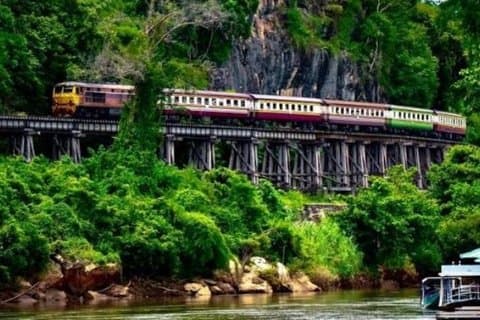 Chemin de mémoire de la Seconde Guerre mondiale : River Kwai Bridge & Death Railway Discovery