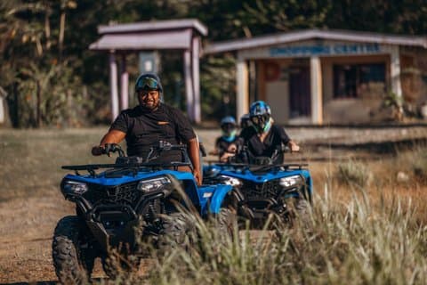 ATV Quad Bike Adventure Tour til Remote Village og School (Afgår Nadi)