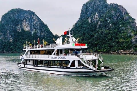 Ha Long Bay Tagestour von Hanoi mit privatem Limousinentransfer