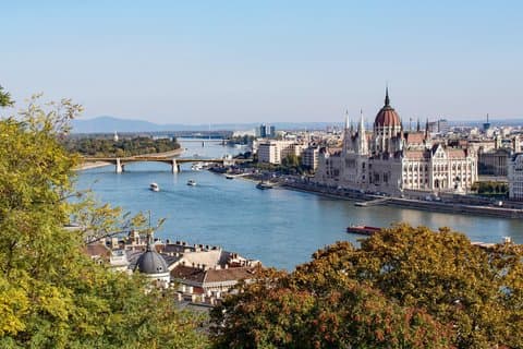 Prag til Budapest Privat transfer med 2 timers sightseeing