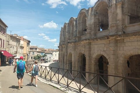 Visita guiada privada em Arles: entradas incluídas para os monumentos romanos!