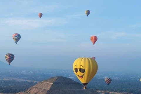 Heißluftballonfahrt über die Pyramiden von Teotihuacan