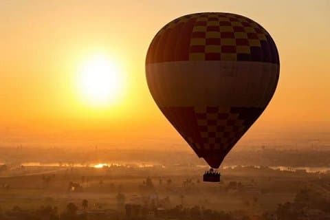 Luxor Sunrise Balloon Ride com transferências incluídas