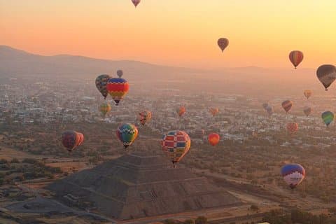 Luftballongflygning över Teotihuacan med CDMX-transport