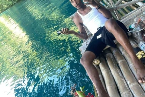 Rafting en bambú y masaje con piedra caliza Montego Bay Jamaica