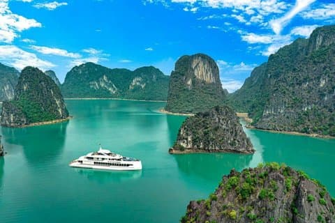 Halong Bay Symphony Luxury Day Cruise 5 stjerner med jacuzzi og frokost