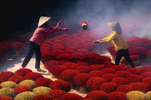 Hanoi : Village d'encens de Quang Phu Cau et visite panoramique en bateau de Ninh Binh