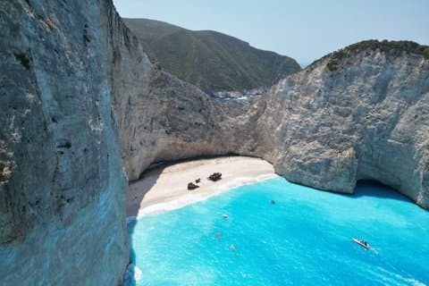 ザンテナバジオビーチまたはラガナスタートルベイへ