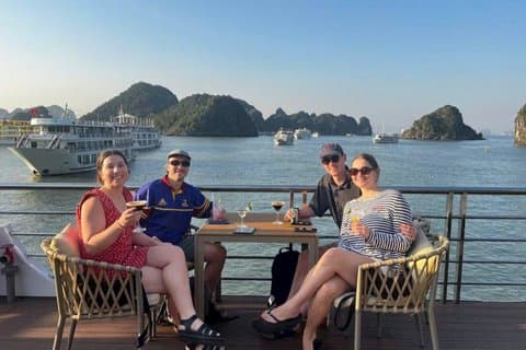 Ha Long Bay 5 - Crucero de un día de lujo con estrellas : jacuzzi, kayak y cueva