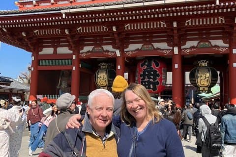 Asakusa: Senso-ji Sightseeing & Street Food Tour with Photos