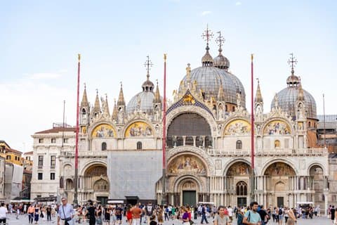 Markuskyrkan och Dogepalatset i Venedig