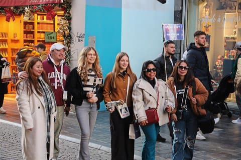 Full Day Guided Tour to Brussels and Atomium from Paris