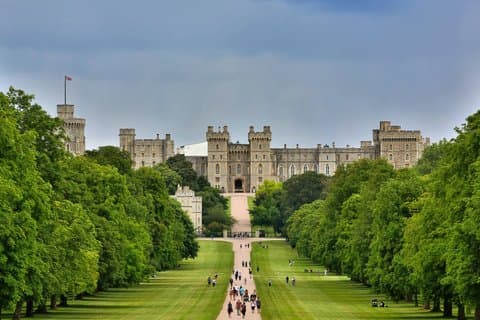 Excursão privada de um dia ao Castelo de Windsor e Hampton Court Transfer