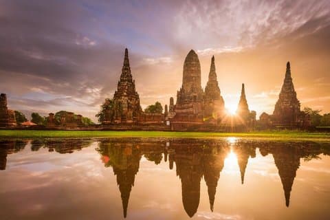 Excursion d'une journée à Ayutthaya 5 temples et marché nocturne au départ de Bangkok