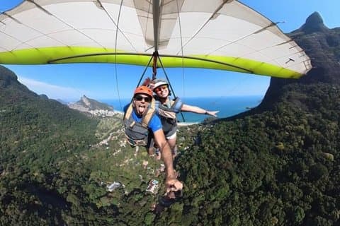 Deltaplano o Parapendio sopra Rio de Janeiro