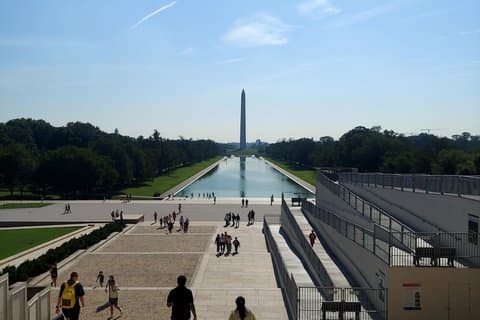ワシントンD.C. モニュメント&メモリアルガイドツアー