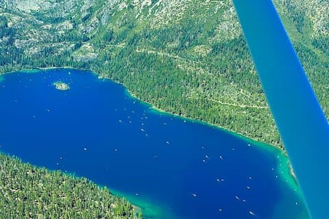 Tour aereo panoramico della baia di smeraldo sul lago Tahoe con Envi Adventures