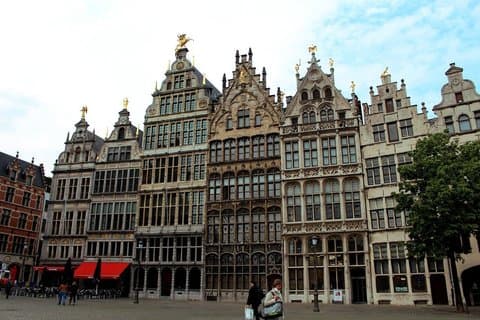 Fly stadens privata halvdagars interaktiva stadsvandring i Antwerpen