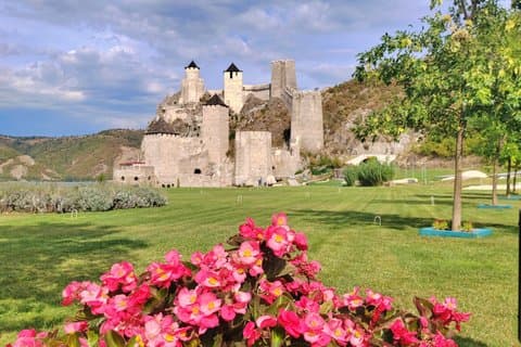 Golubac festning og Iron Gates Gorge med båttur