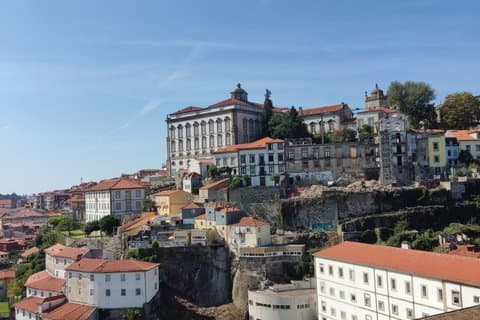 Porto Walking Tour: History Gardens and Churches