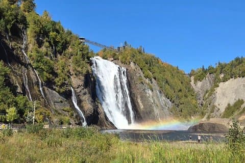 Private 2-stündige Tour zu den Montmorency-Wasserfällen in einem 7-Sitzer-Elektro-SUV