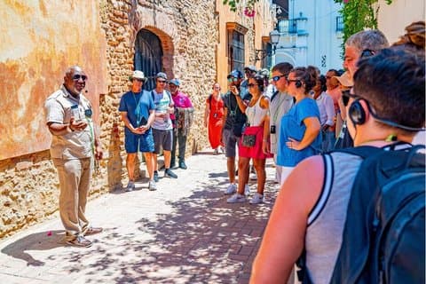 Santo Domingo: Colonial City Tour with Lunch & 4D Cinema