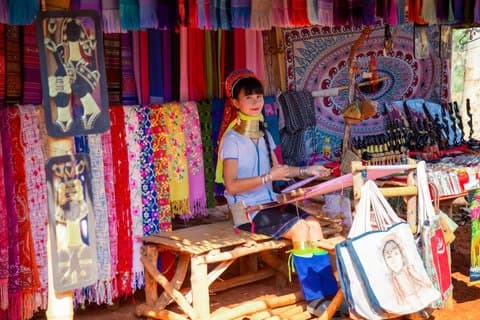 Long Neck Village, White & Blue Temple, Black House Dagstur fra Chiang Mai