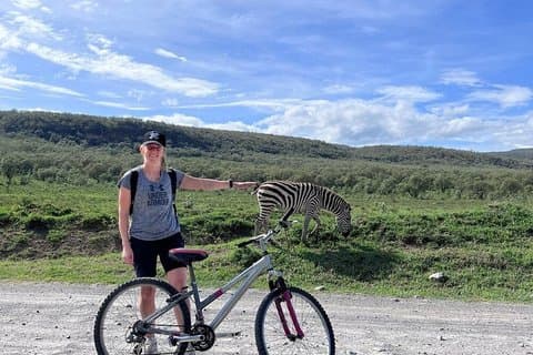 Paseo en bicicleta por la Puerta del Infierno y paseo en barco por el lago Naivasha