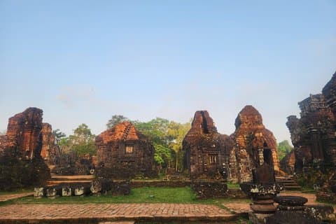 Min sønn privat tur med bil og kom tilbake med privat båt til Hoi An by