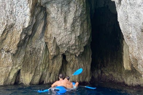 Siracusa: Excursión en kayak entre las cuevas y Ortigia