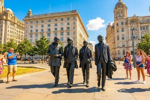 Beatles Highlights Walking Tour in Liverpool