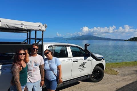 Taha'a: Pearl Farm Tour and Vanilla Planting