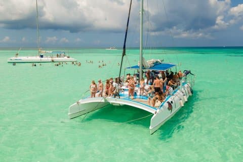 Saona Island Tour from Punta Cana with Lunch and Drinks & pick up