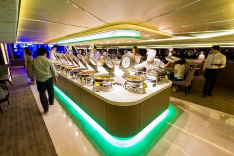 Kaartje voor het Orbit Revolving Restaurant Buffet Dinner Kuala Lumpur