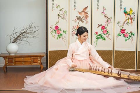 Authentieke Korea Gayageum ervaring in Hanbok - Bukchon Seoul