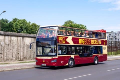 Big Bus Berlin Wall Panoramic Bus Tour med Stop ved Wall Memorial