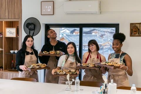 Une expérience complète de table Coréenne avec Hanok View