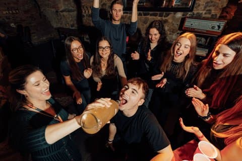 Hamburg Private Pub Crawl natteliv opplevelse med lokal guide