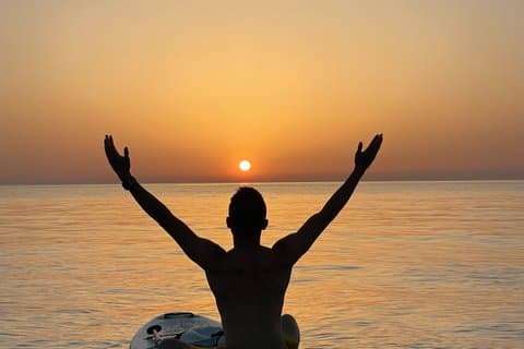 Sunrise in a Stand-up Paddle with Breakfast on board