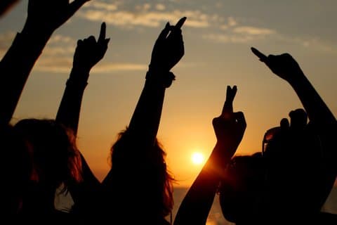 Fiesta en barco con entrada a discoteca en Ibiza
