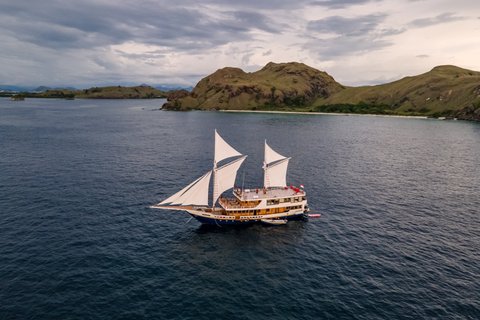 Phinisi Deluxe Boat at Komodo Island 3 dias a bordo