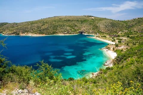 Durres Coastline Yacht Escape: Excursão privada na costa