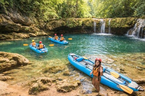 Desde Zagreb : Excursión a los lagos de Plitvice con experiencia en kayak